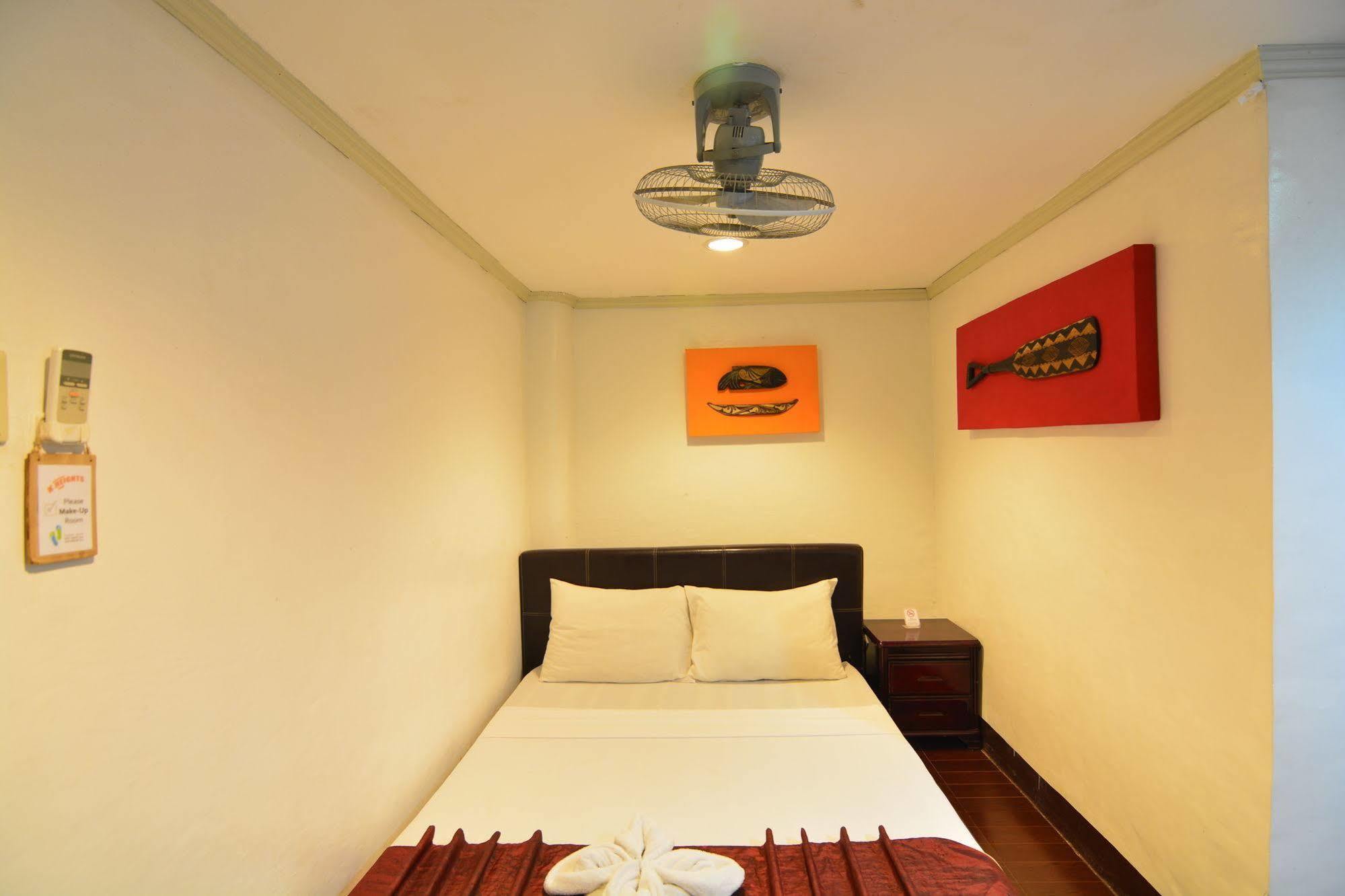 Kawayanan Heights Inn Đảo Đảo Coron Ngoại thất bức ảnh